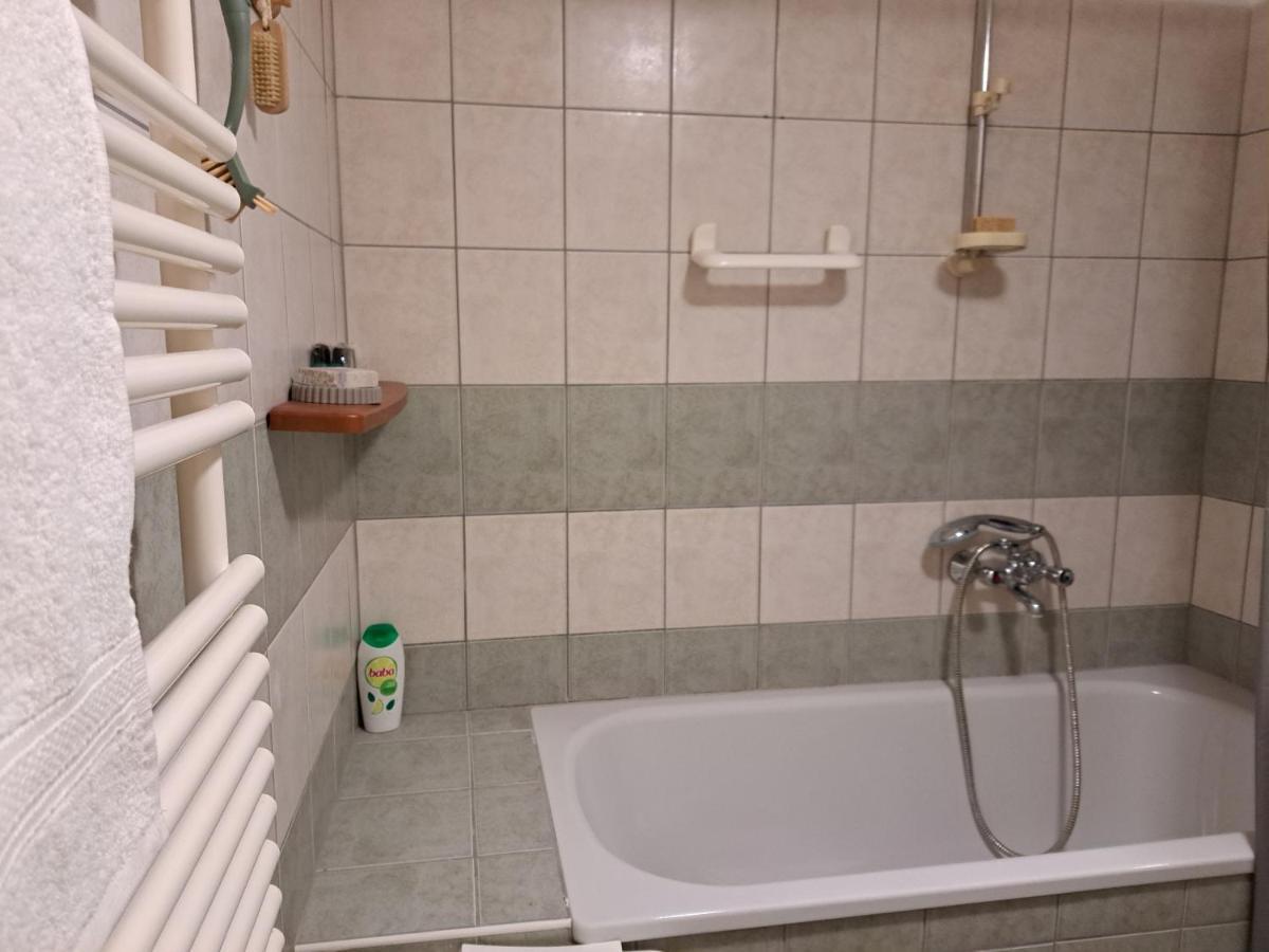 Rozsa Apartman 凯斯特海伊 外观 照片